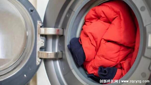 羽绒服可以用洗衣机洗吗，需要用大容量洗衣机(不能甩干烘干)
