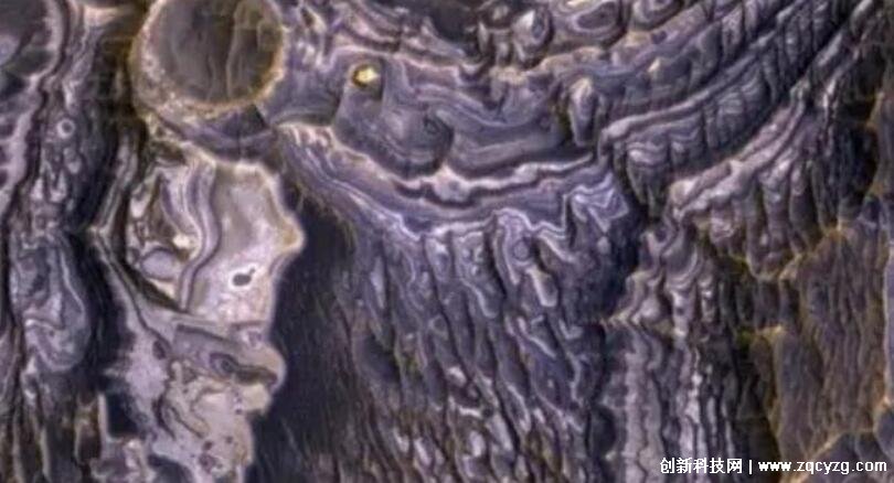 火星上有树吗，其实并没有树(看起来像树的照片只是沙坑的影子)