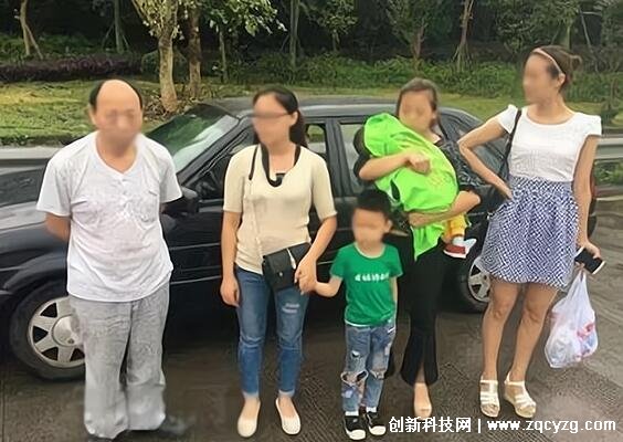 5大人1个婴儿算超载吗，算(婴儿抱手上也是乘员要算人数)