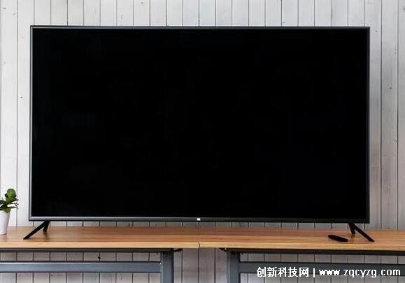 电视机黑屏不显示画面怎么回事，通常是信号源问题要手动切换